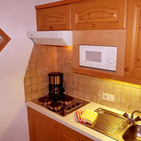 赫萨特尔公寓 * 洛伊塔施